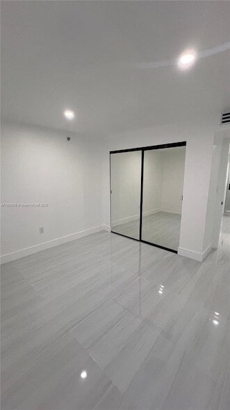 Building Photo - 9686 Fontainebleau Blvd