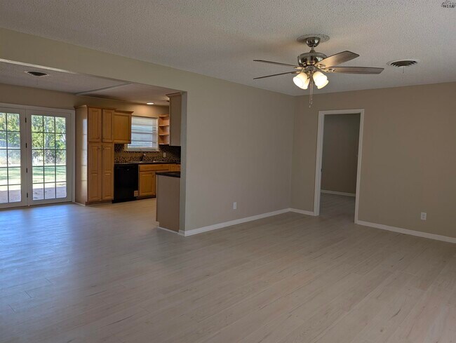 Building Photo - 3907 Peggy Dr