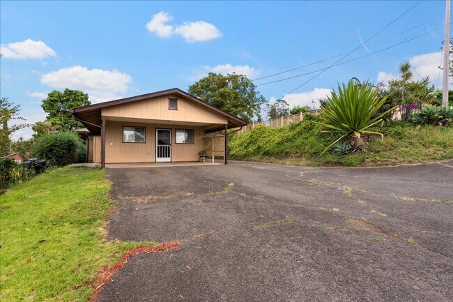 Building Photo - 515 Lower Kimo Dr