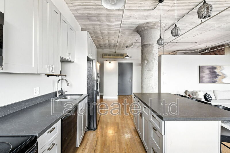 Building Photo - 2261 Blake St
