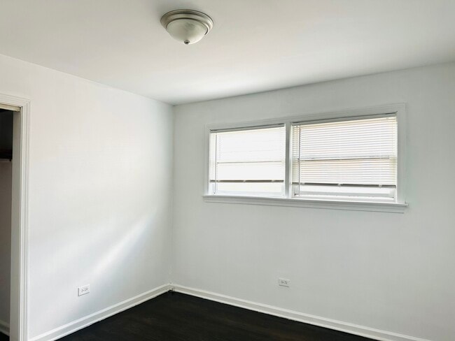 Building Photo - 8638 Trumbull Ave