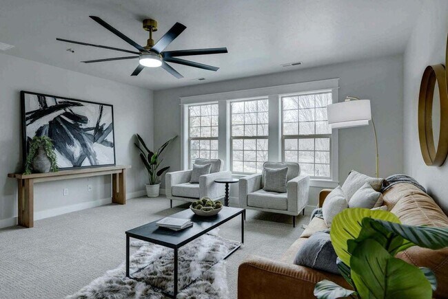 Building Photo - Beautiful home perfect for entertaining