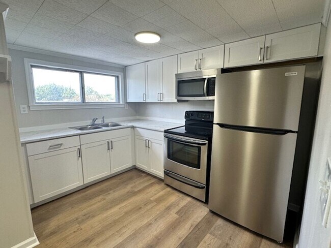 Building Photo - KY-150 Pembroke Oak Grove Rd