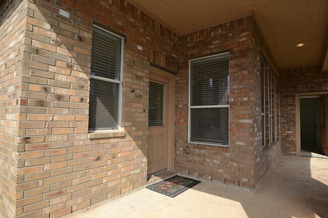 Building Photo - 6606 Cadogan Ct