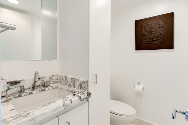 Building Photo - 100 Sunrise Ave