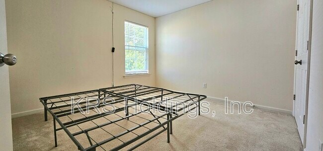 Building Photo - 210 Benthall Rd