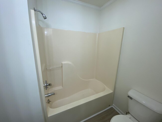 Building Photo - 3806-38D1 Sterling Pointe Dr