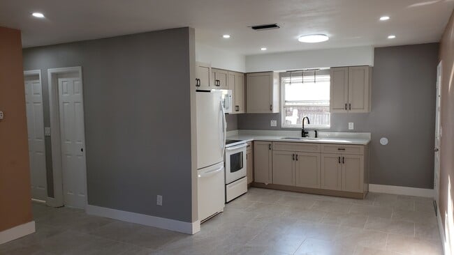 Building Photo - 651 16th St NW