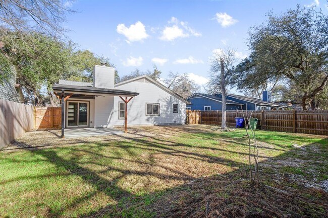 Building Photo - 9717 Anderson Village Dr