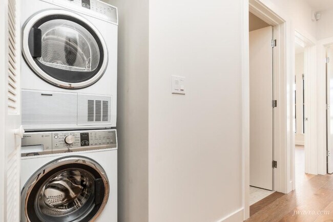 Building Photo - 25 Grace St