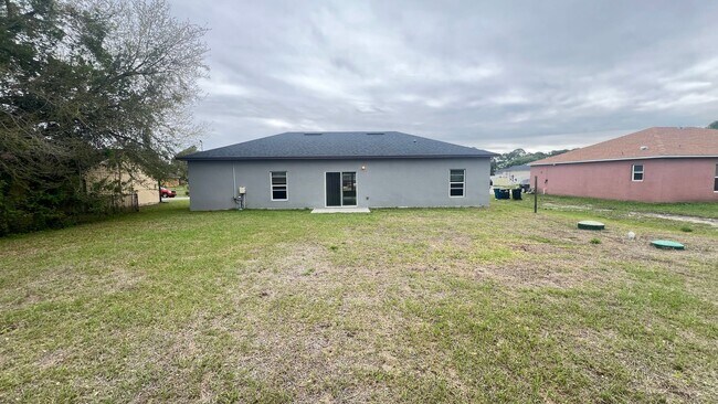 Building Photo - Beautiful 3 Bedroom, 2 Bathroom Home in Palm Bay!!