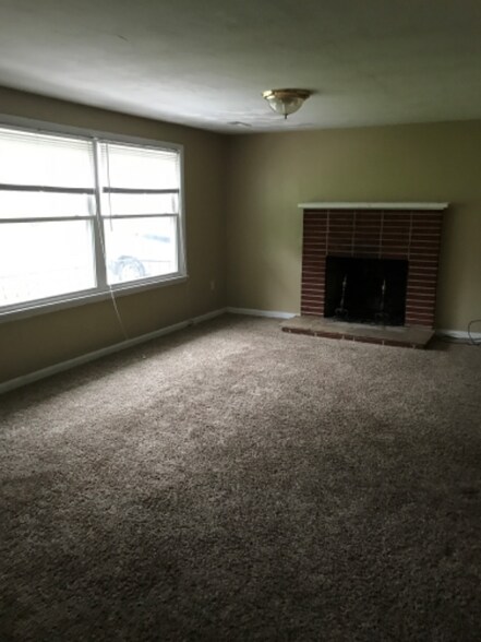 Primary Photo - 356 Booher Ln