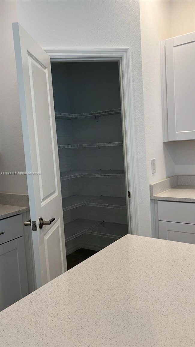 Building Photo - 2549 Penguin Blvd