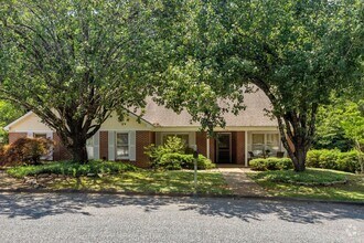 Building Photo - 2 Bedroom 2 Bath duplex in Auburn Now Avai...