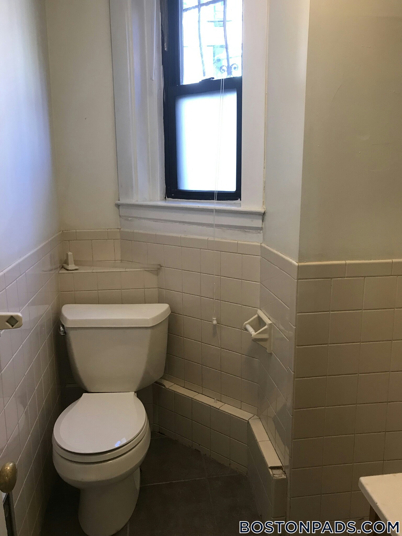 Building Photo - 533 Newbury St