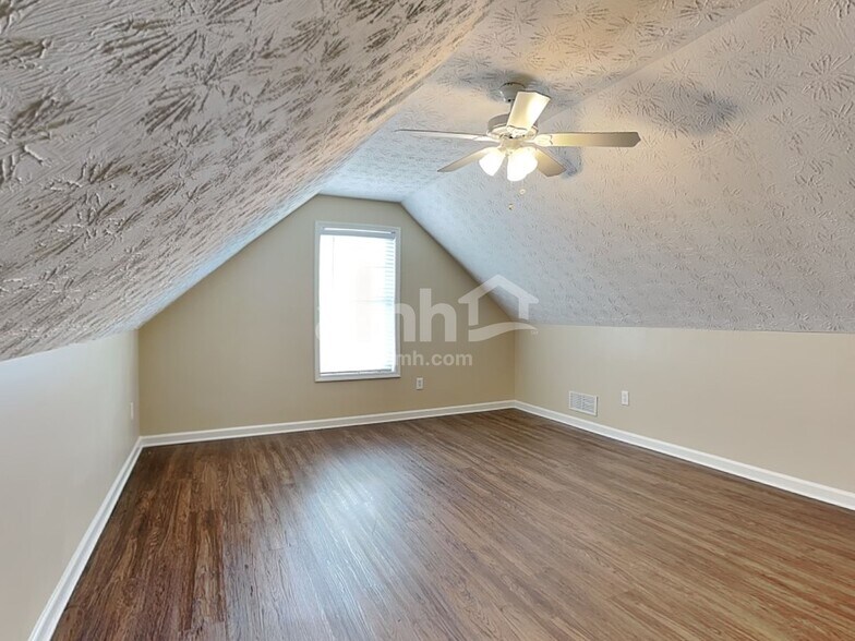 Building Photo - 1160 Hillary Ln