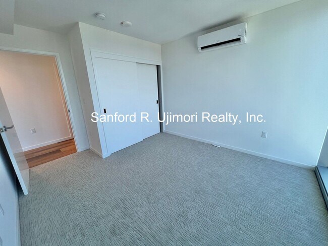Building Photo - lion4301