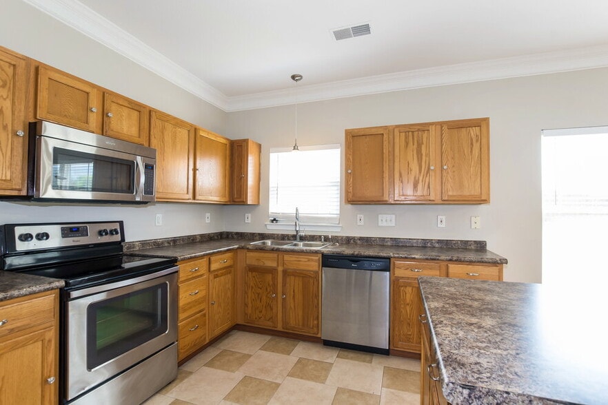 Building Photo - 4724 Sunburst Ln