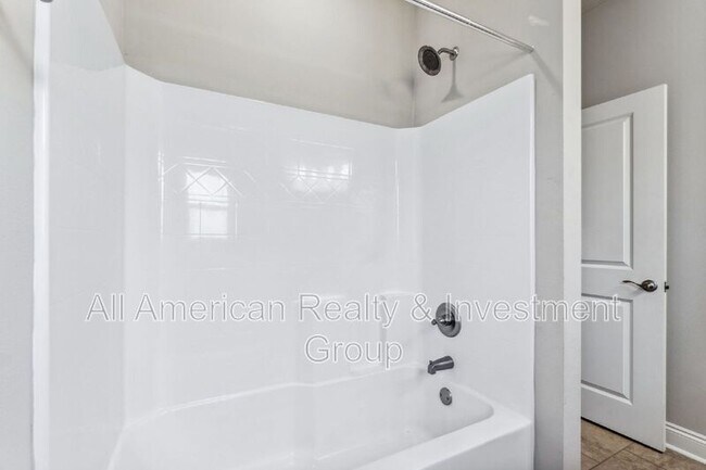 Building Photo - 2381 Belmont Dr