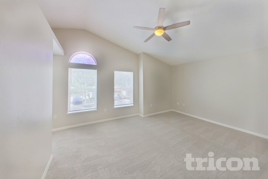 Building Photo - 11724 Ivy Flower Loop