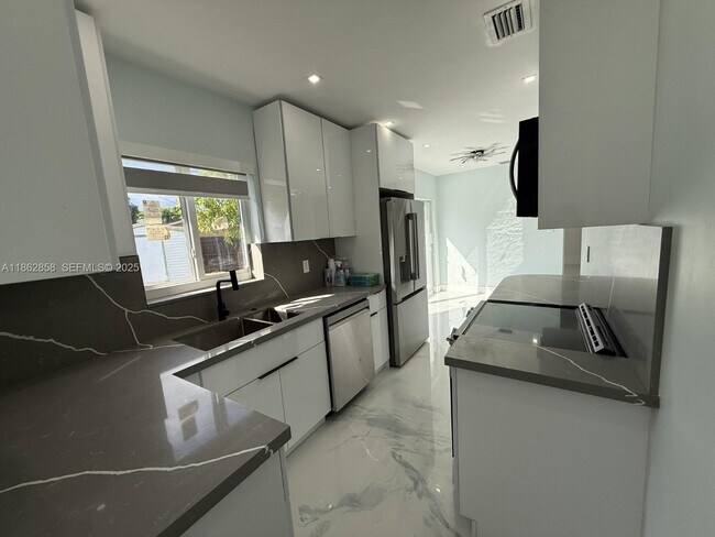 Building Photo - 11805 SW 185th St