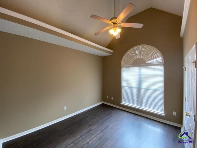 Building Photo - 104 Village Walk