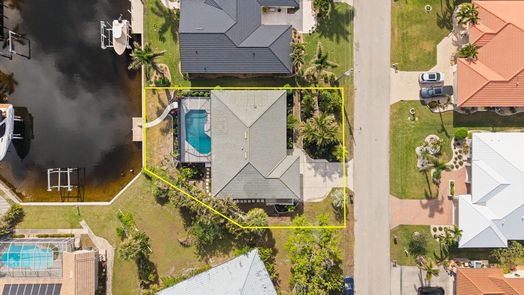 Building Photo - 210 Divinci Dr
