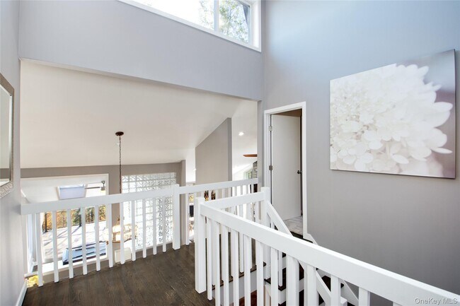 Building Photo - 26 Summit Cir Dr