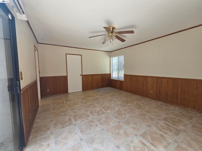 Building Photo - 11732 Bloomington Way