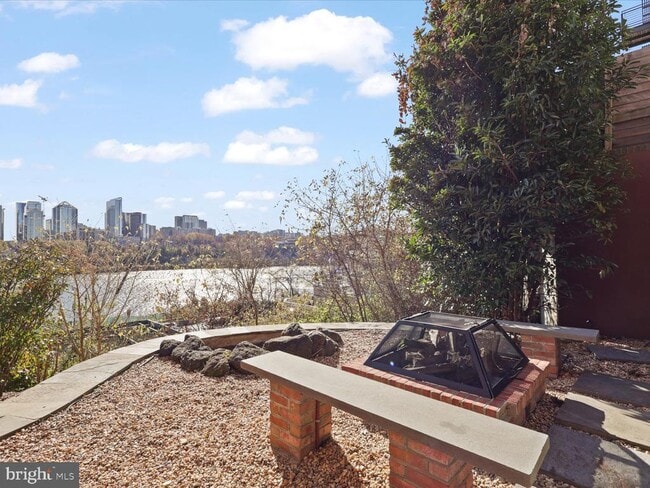 Building Photo - 3604 Prospect St NW