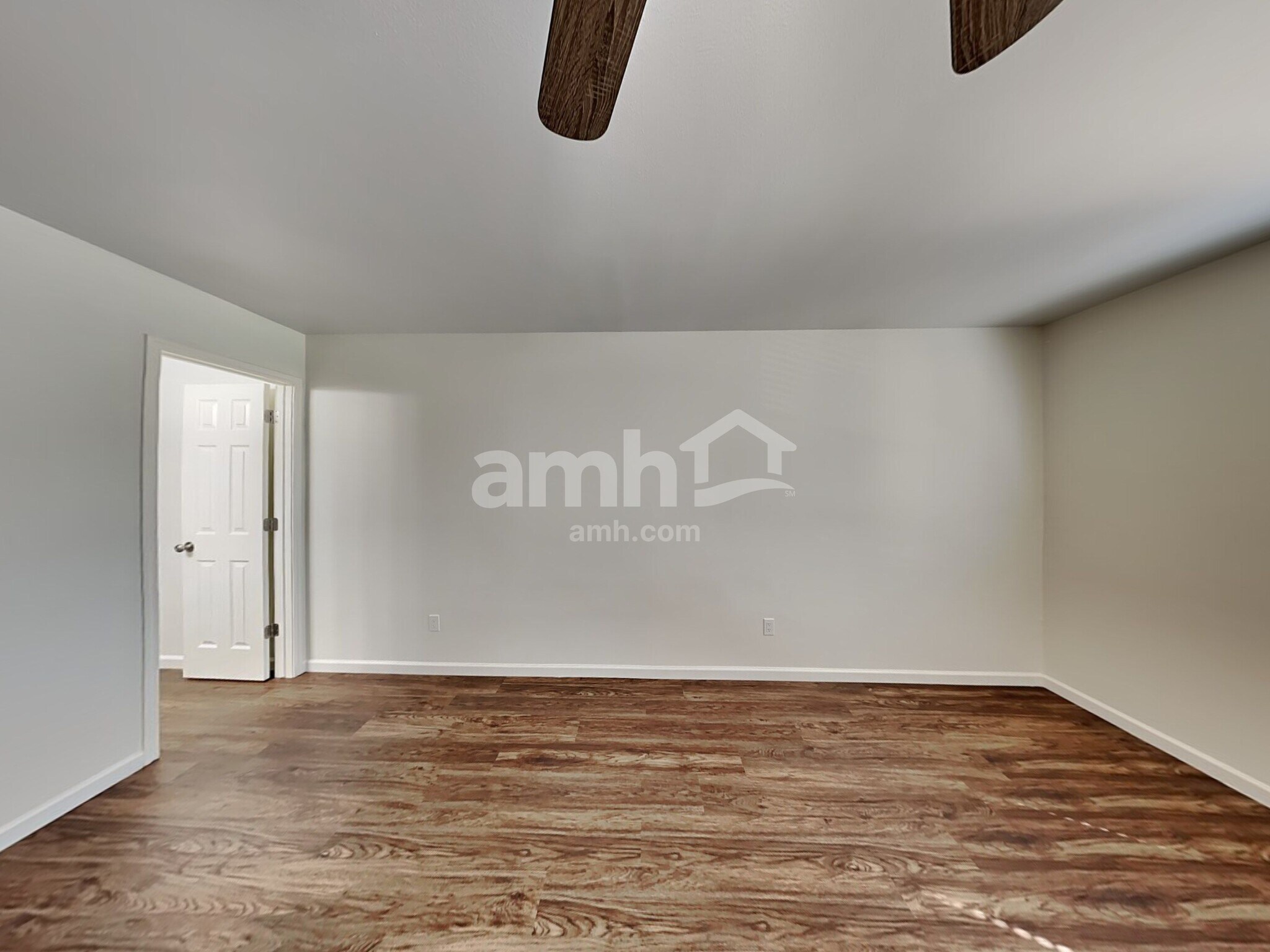 Building Photo - 16778 Fallen Timbers Dr