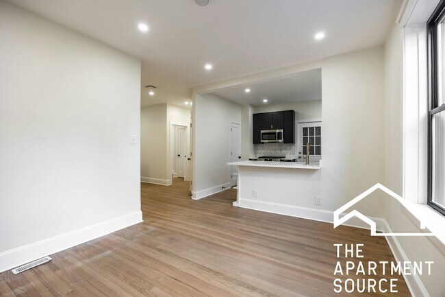 Building Photo - 4638 N Hamilton Ave