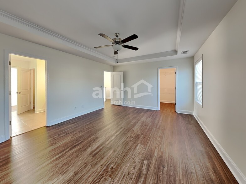 Building Photo - 564 Whitebark Ln