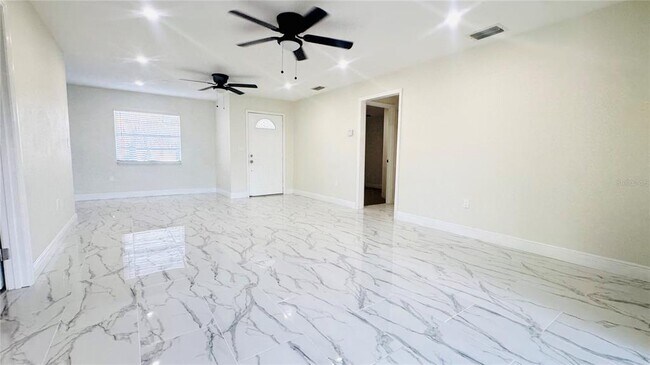 Building Photo - 3145 Munson St