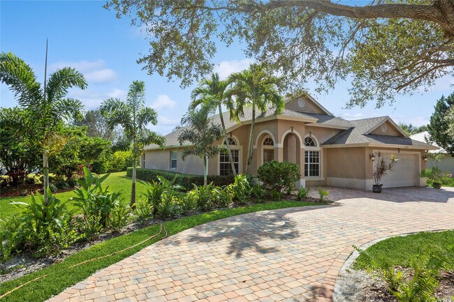 Building Photo - 8121 SW Yachtsmans Dr