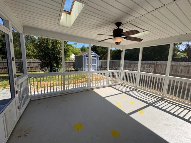 Building Photo - 206 Lindell Dr
