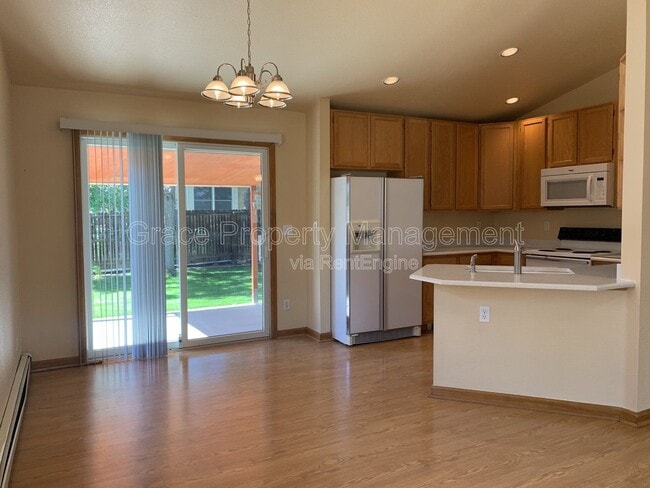 Building Photo - 2586 E 125th Pl