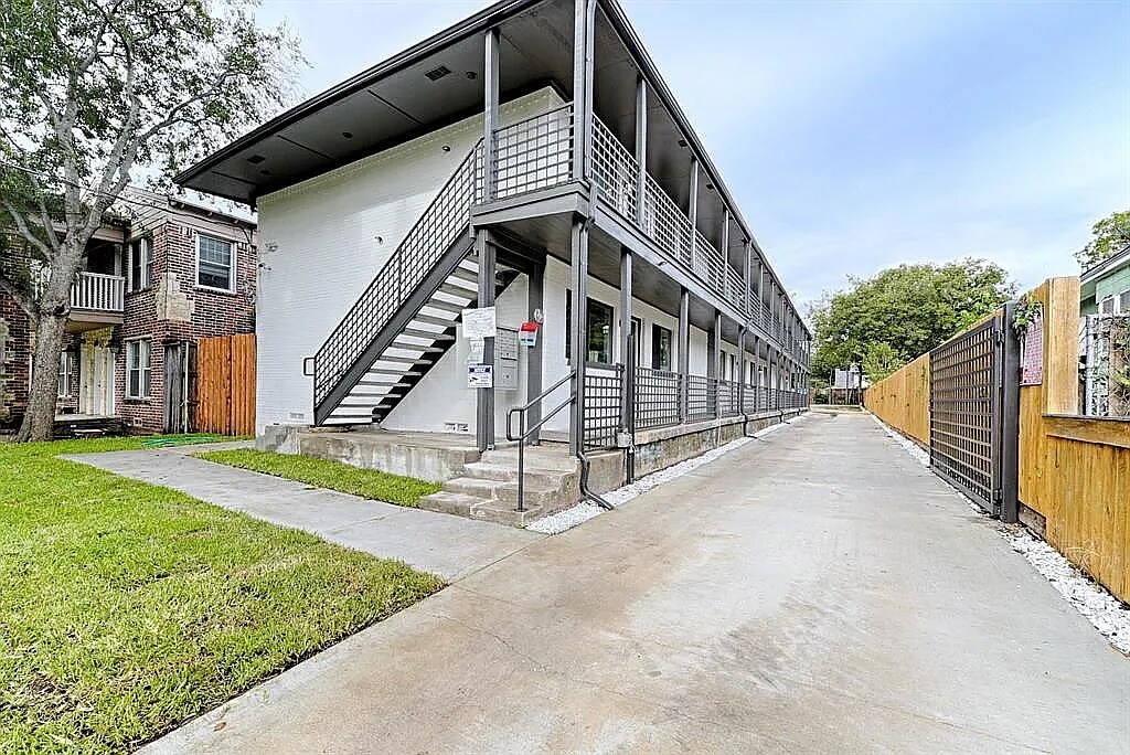 Building Photo - 5329 Reiger Ave