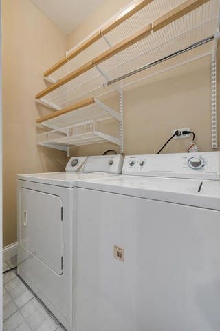 Building Photo - 1034 W Armitage Ave