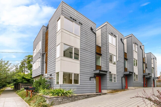 Building Photo - 1520 13th Ave S