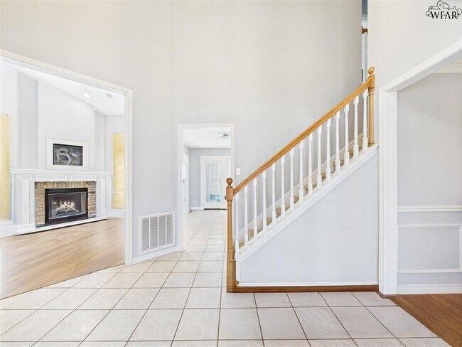 Building Photo - 3504 Rugby Ln