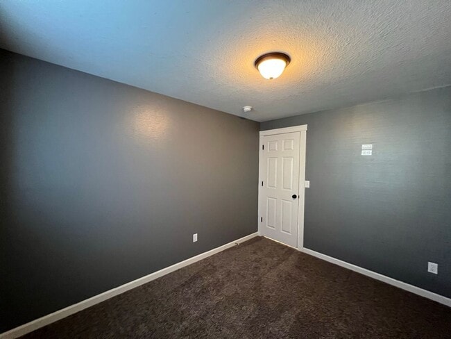 Building Photo - Well Sought-Out Junction City Three Bedroom