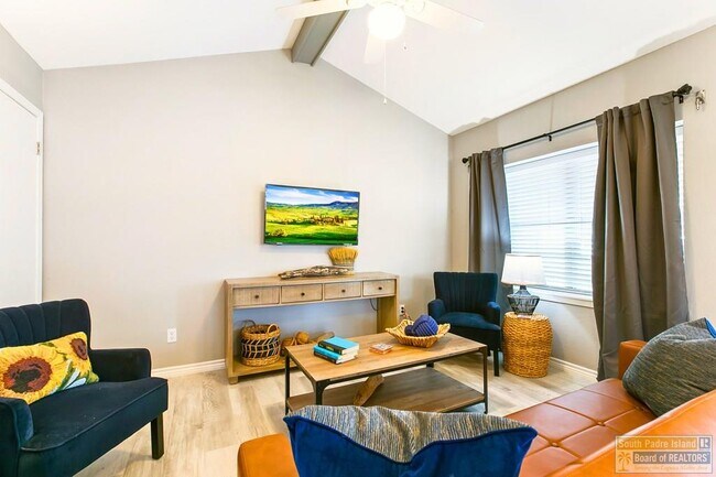 Building Photo - 113 W Sunny Isle Dr