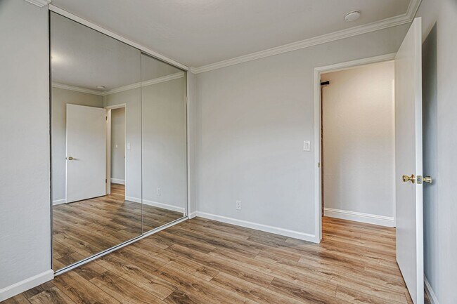 Building Photo - 652 Vasona Ave
