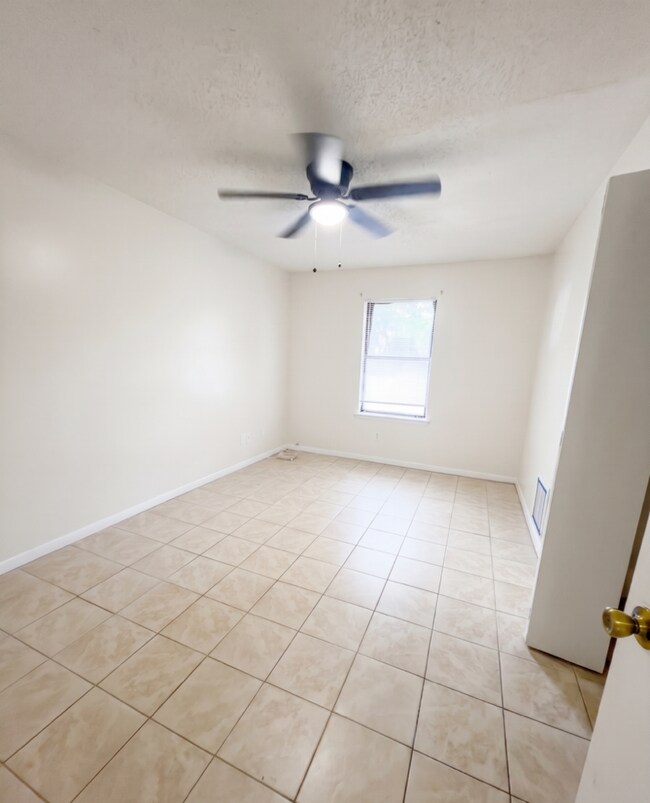 Building Photo - 551 S 61st Ave