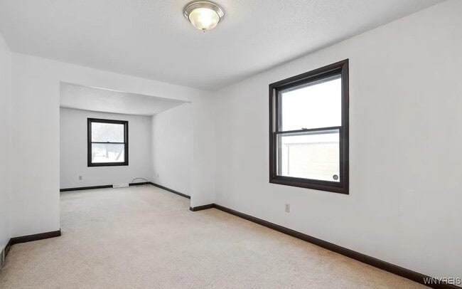 Building Photo - 313 Kaymar Dr