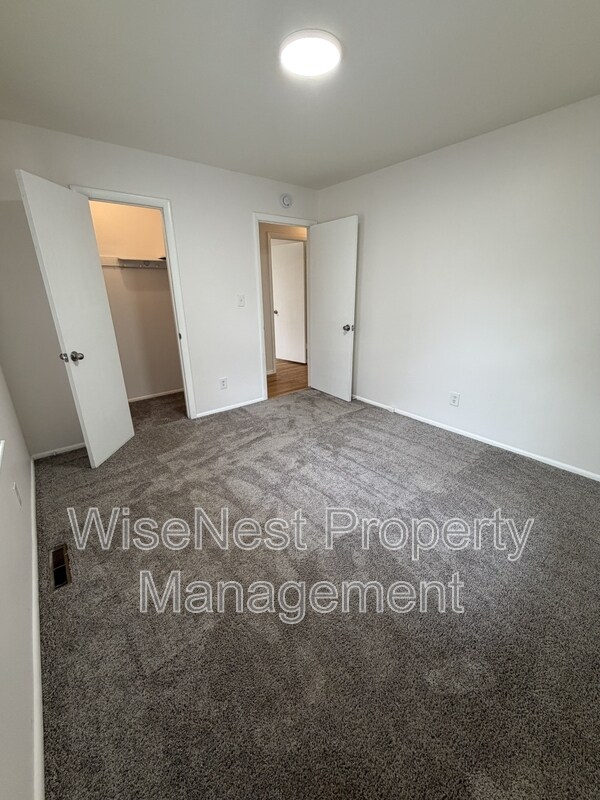 Building Photo - 11724 Fremont Ave