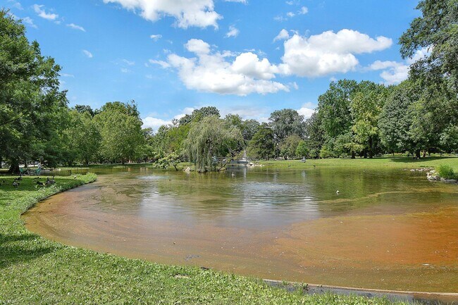 Building Photo - 174 Reinhard Ave