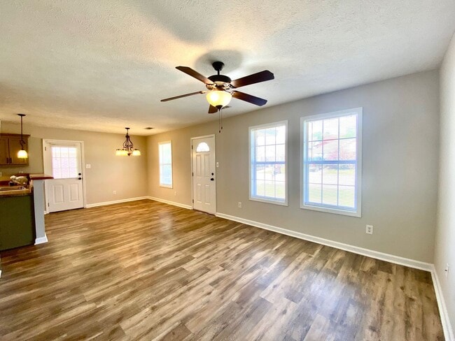 Building Photo - Single Family Home