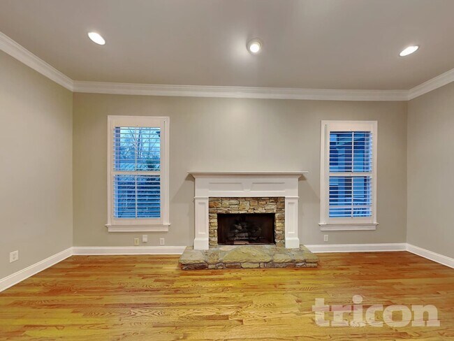 Building Photo - 1442 Hedgewood Ln NW